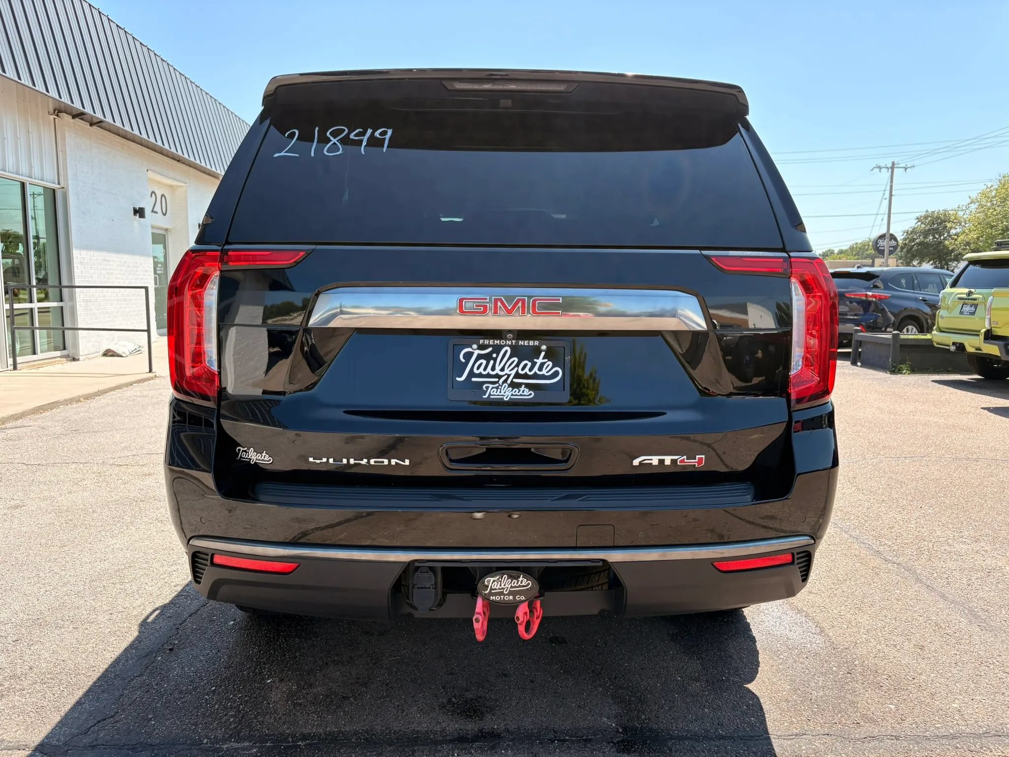 Used 2021 GMC Yukon AT4 w/ Rear Media and Nav Package AWD/4WD image 5