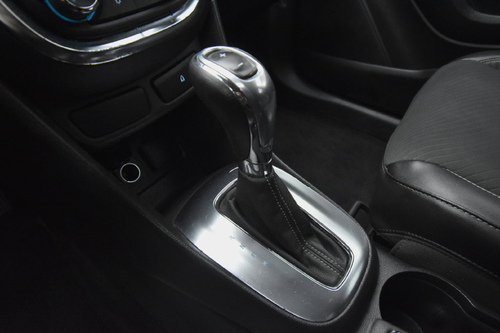 Used 2014 Buick Encore FWD image 19