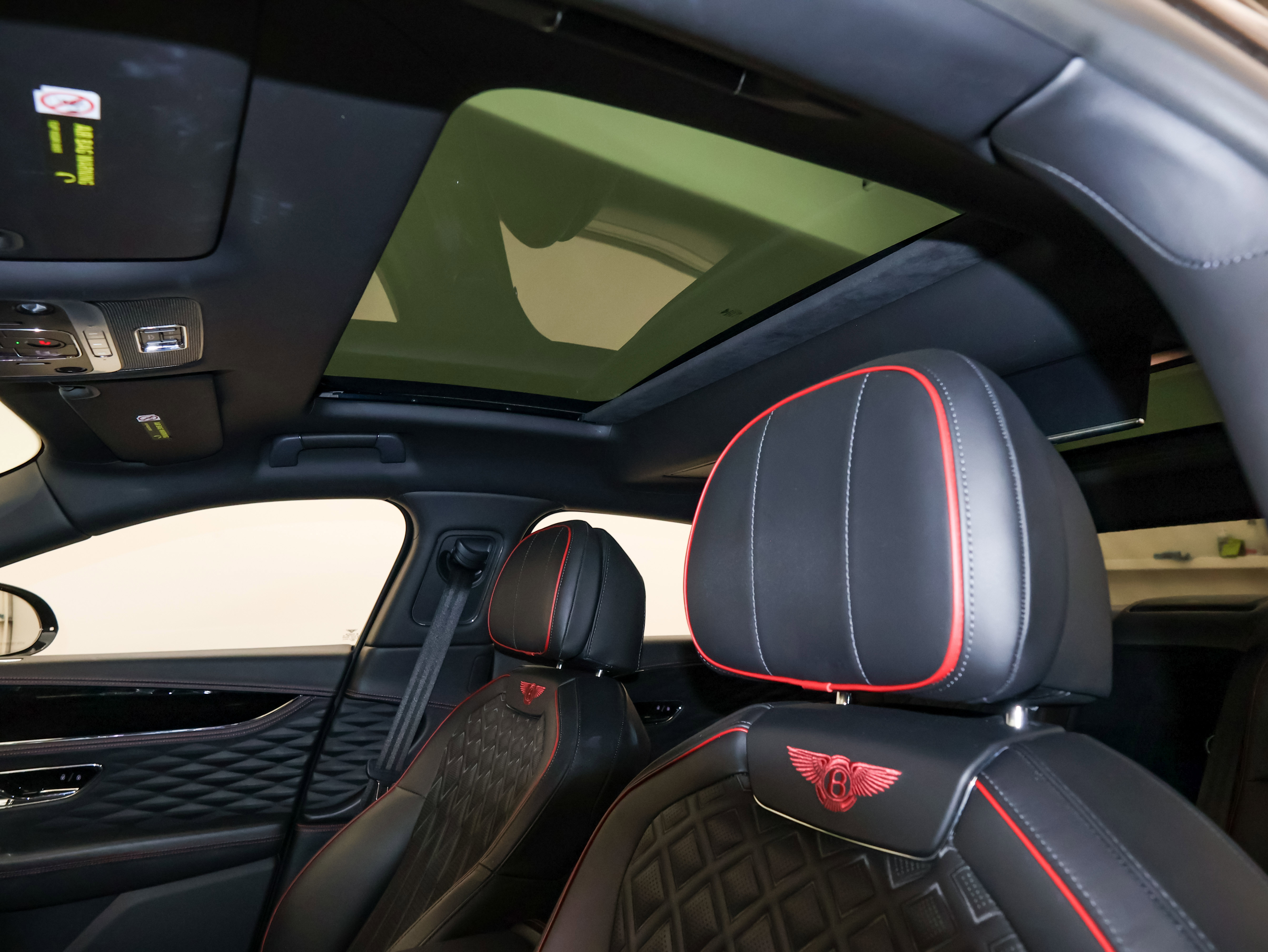 Used 2022 Bentley Flying Spur V8 image 14