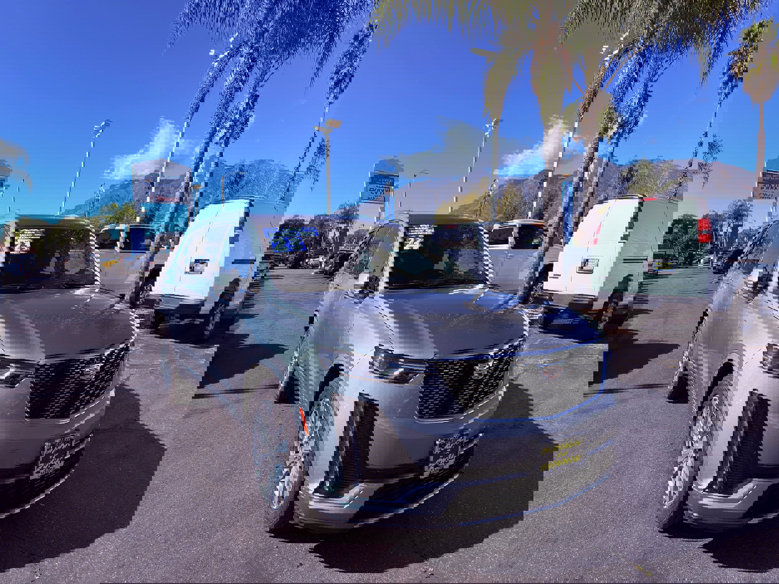 Used 2024 Cadillac XT6 Premium Luxury image 2