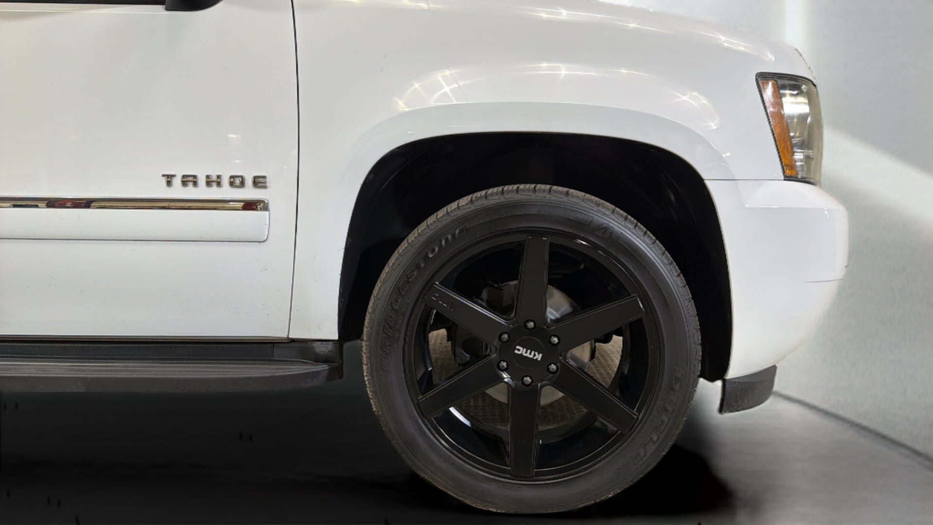 Used 2010 Chevrolet Tahoe LTZ AWD/4WD image 34