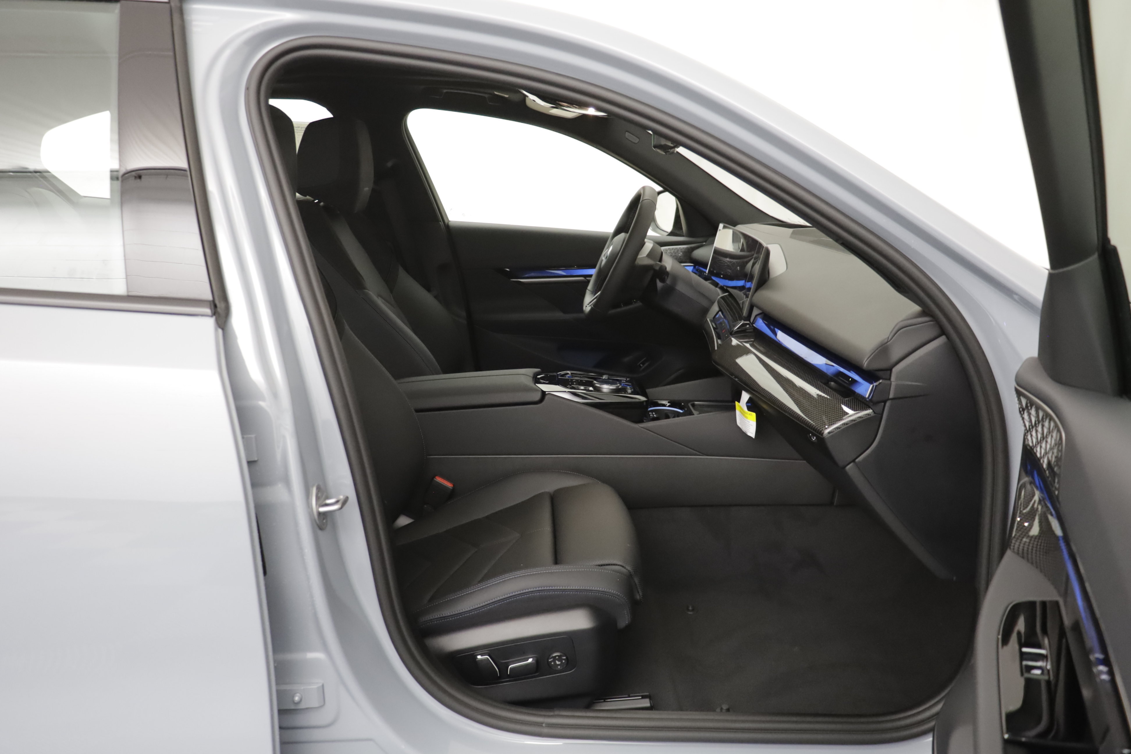 New 2027 BMW i5 M60 AWD/4WD image 21