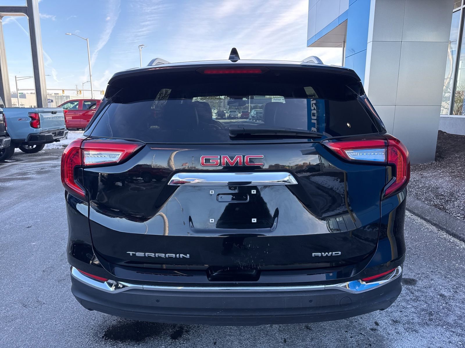 Used 2022 GMC Terrain SLT w/ Infotainment Package II image 6