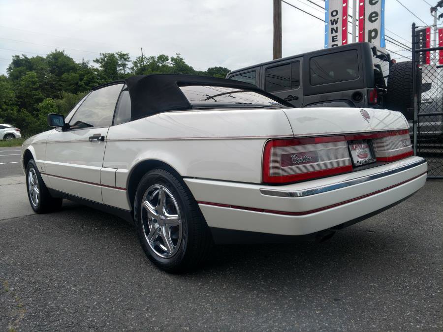 Used 1990 Cadillac Allante FWD image 25
