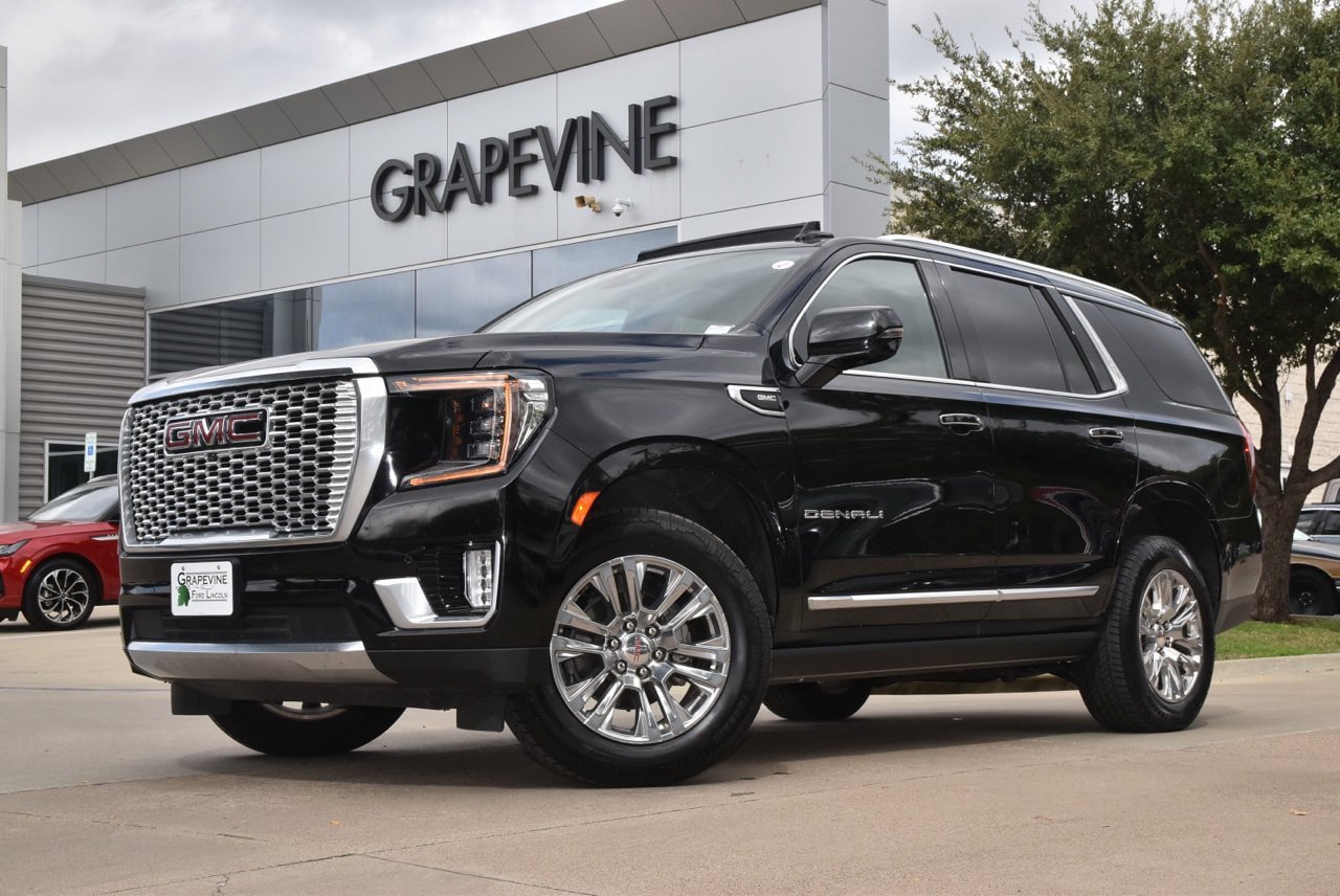 Used 2024 GMC Yukon Denali w/ LPO, Floor Liner Package AWD/4WD image 2