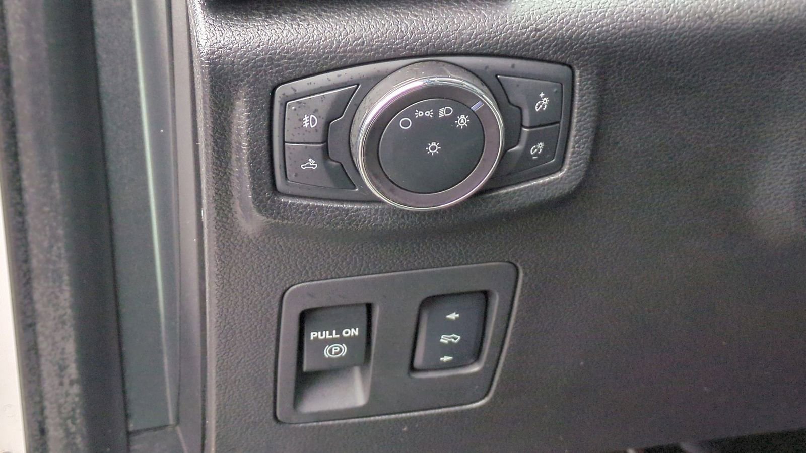 Used 2018 Ford F150 Platinum w/ Technology Package image 18