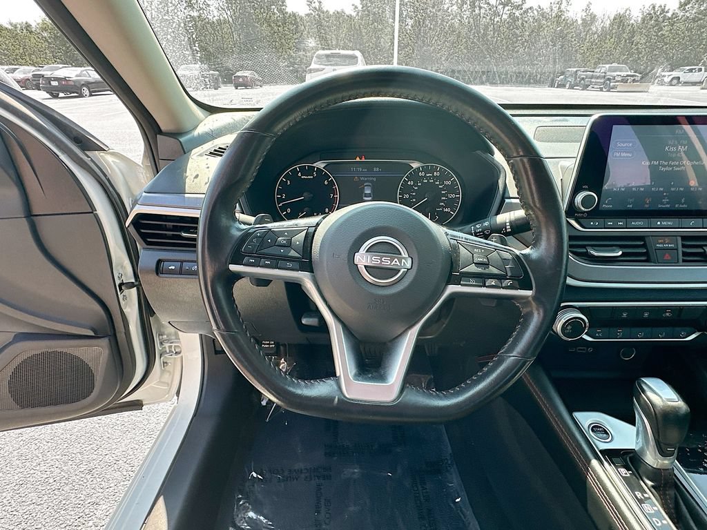 Used 2023 Nissan Altima 2.5 SR FWD image 15