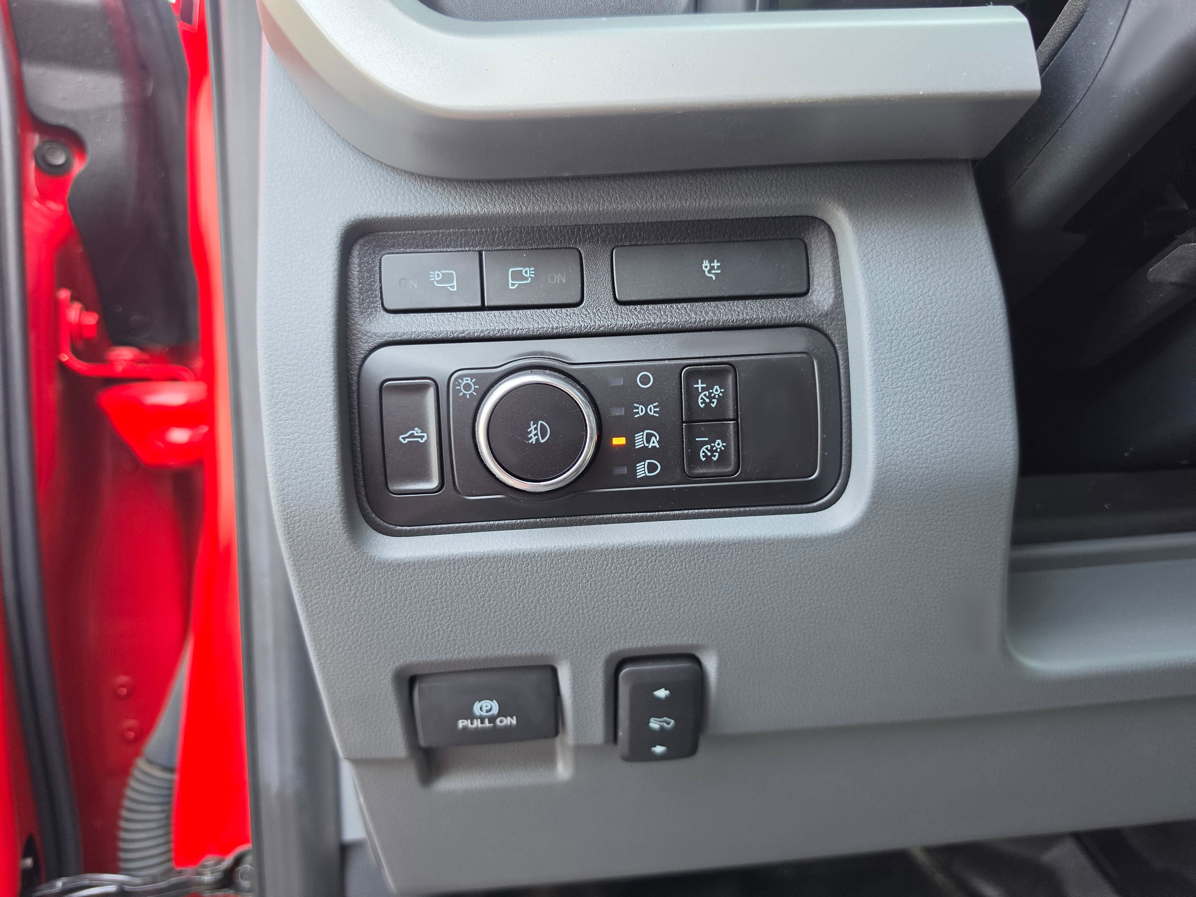 Used 2023 Ford F550 4x4 Regular Cab Super Duty w/ XLT Value Package image 19
