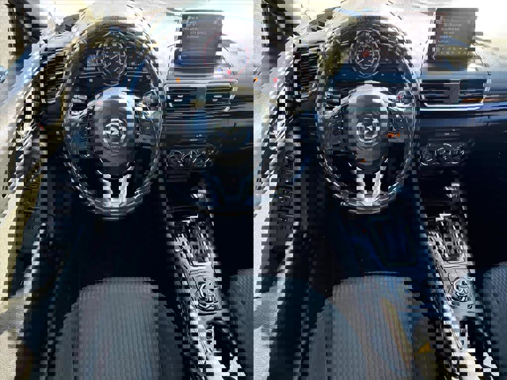 Used 2016 MAZDA MAZDA3 i Touring image 4