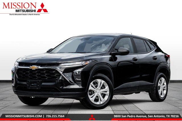 Used 2024 Chevrolet Trax LS image 1