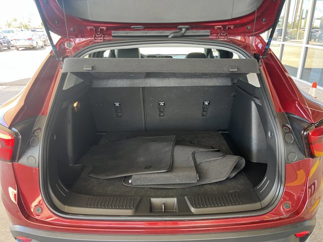 Used 2025 Chevrolet Trax LT w/ LT Convenience Package image 21