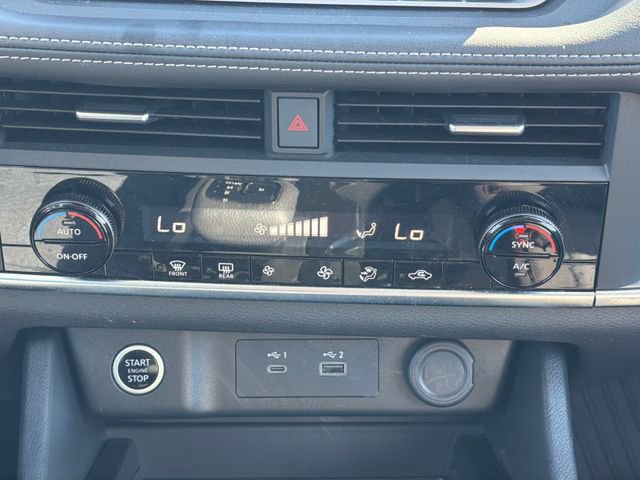 Used 2023 Nissan Rogue SV image 24