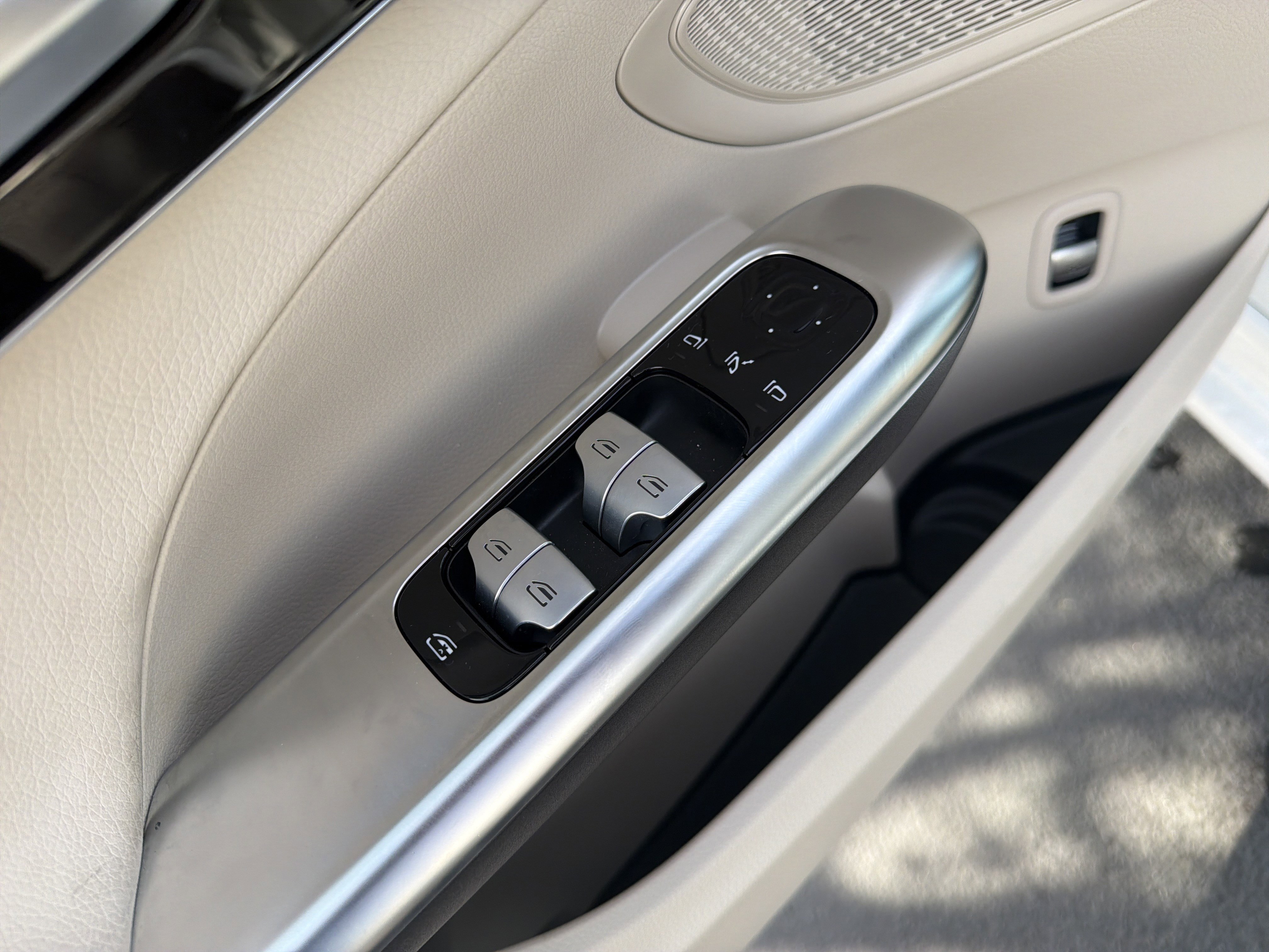 Certified 2025 Mercedes-Benz C 300 Sedan image 17