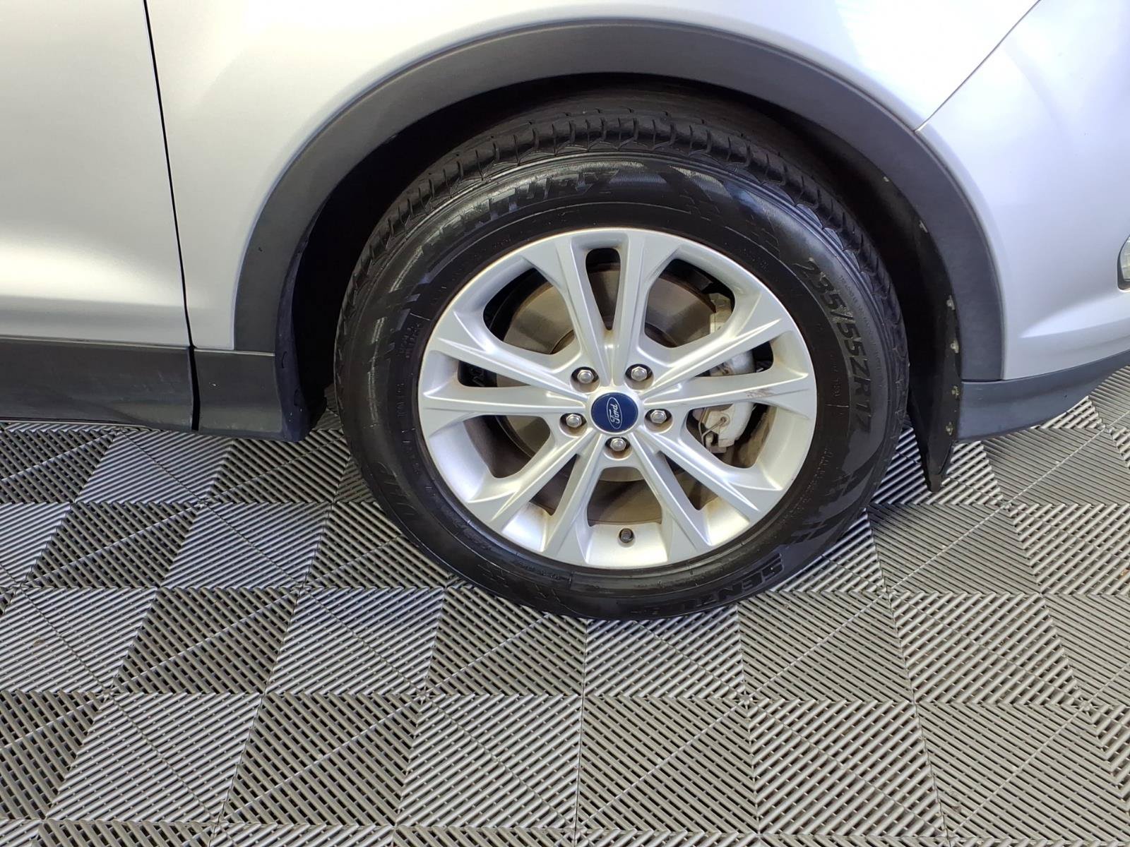 Used 2017 Ford Escape SE FWD image 7