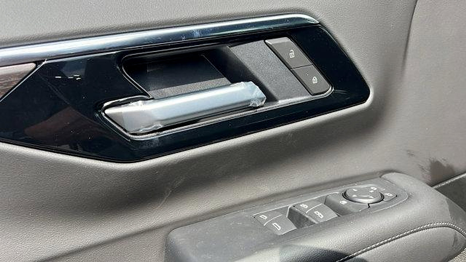 New 2025 Chevrolet Tahoe LS image 19