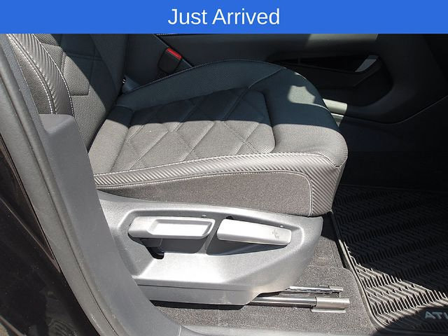 Used 2025 Volkswagen Atlas Cross Sport SE AWD/4WD image 11