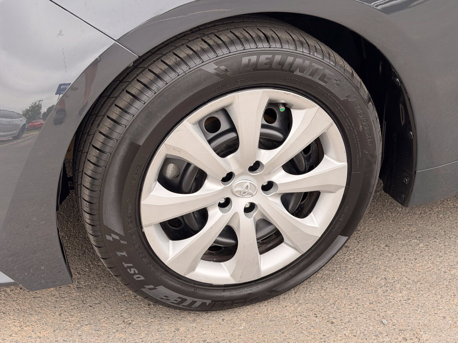 Used 2025 Toyota Corolla LE w/ Convenience Package FWD image 13
