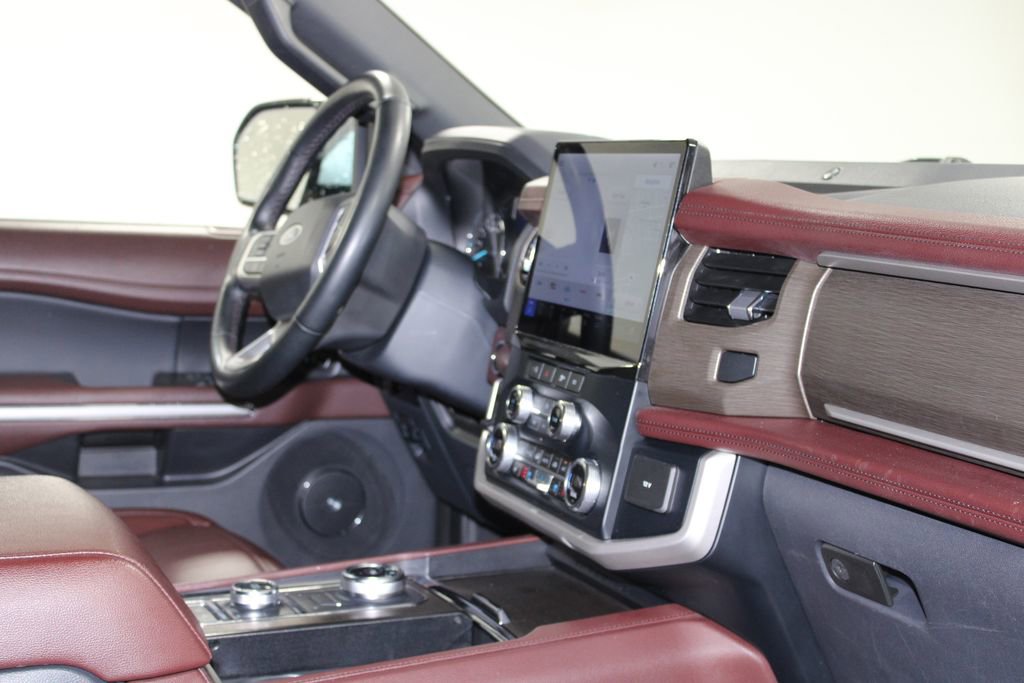 Used 2024 Ford Expedition Limited image 34