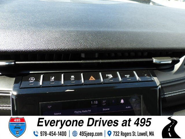 Used 2025 Jeep Grand Cherokee Laredo X AWD/4WD image 21