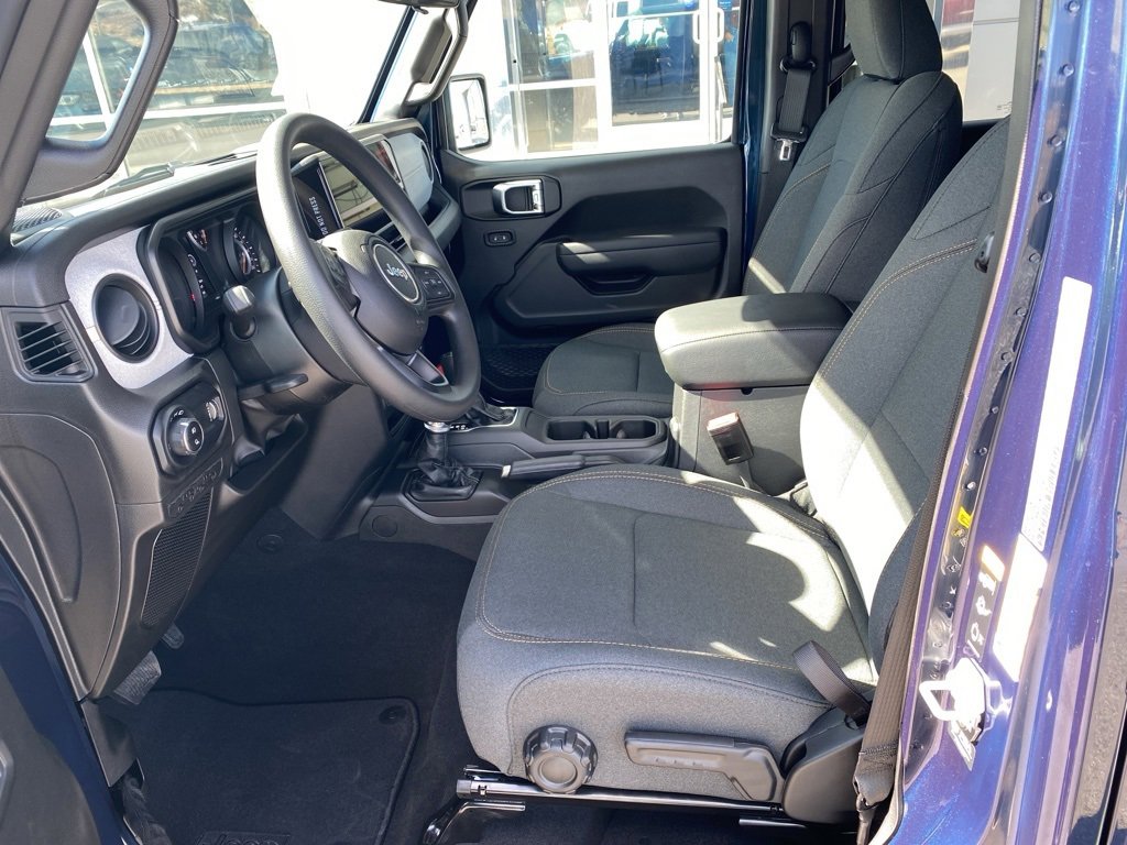 New 2025 Jeep Gladiator Sport image 12