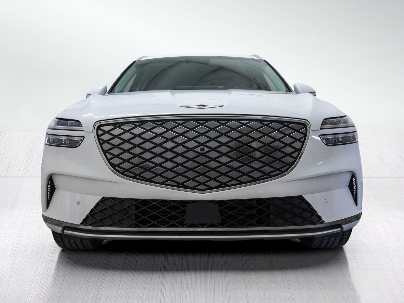 Used 2024 Genesis Electrified GV70 AWD/4WD image 2