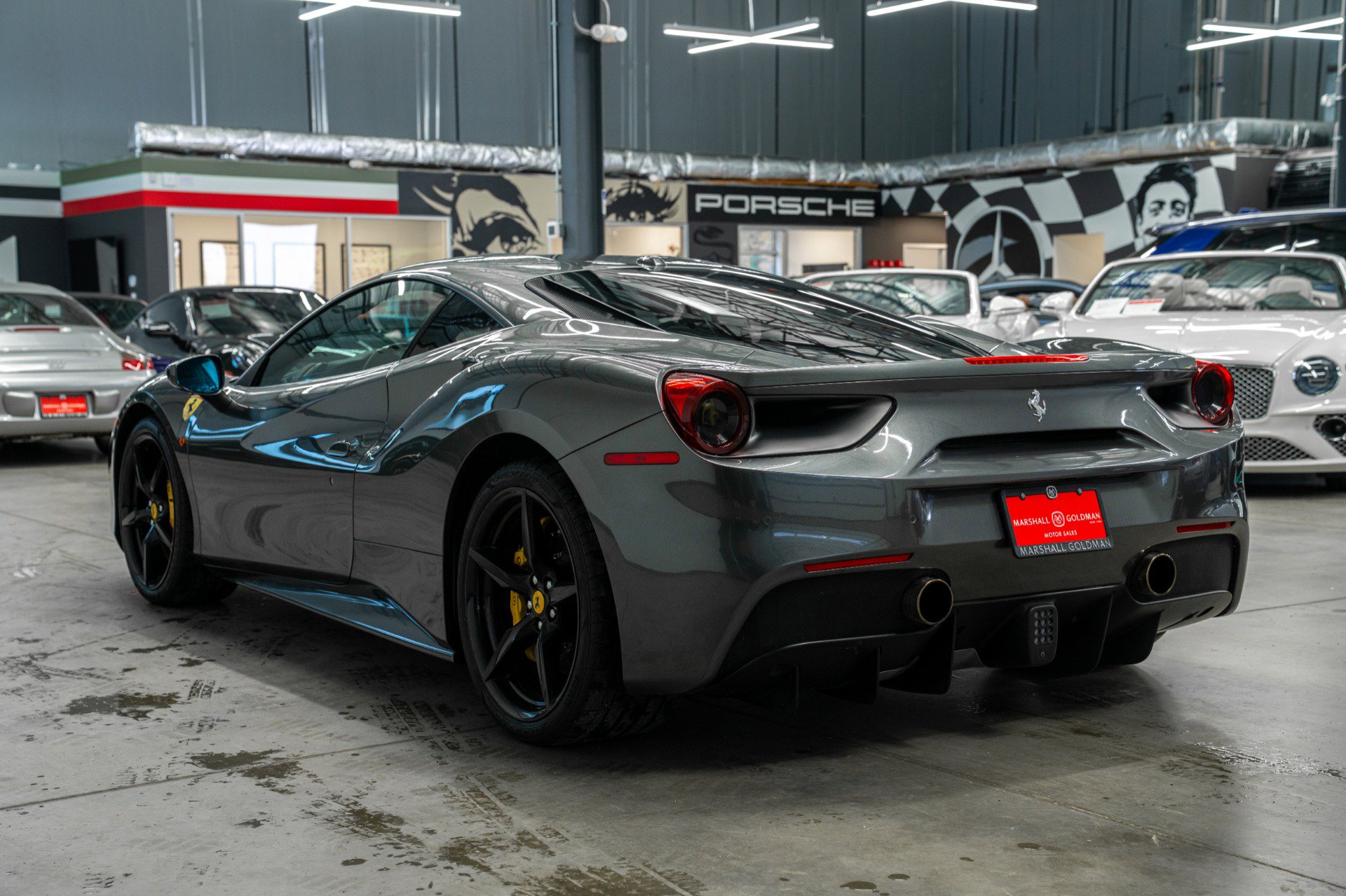 Used 2017 Ferrari 488 GTB RWD image 6