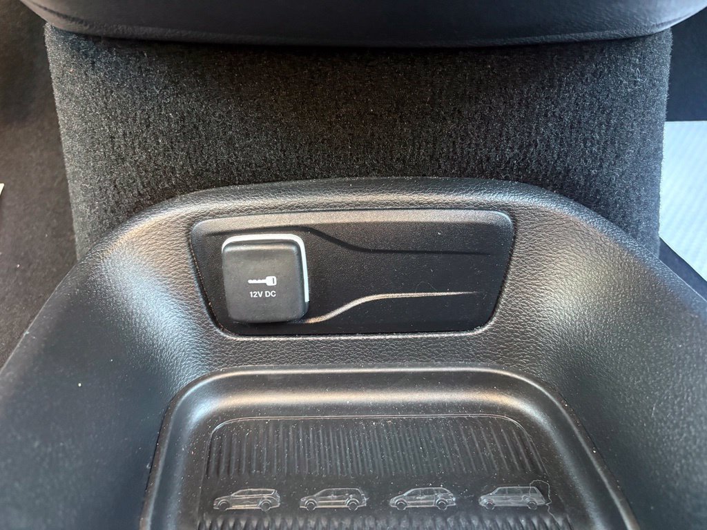 Used 2023 Chrysler Pacifica Touring FWD image 23
