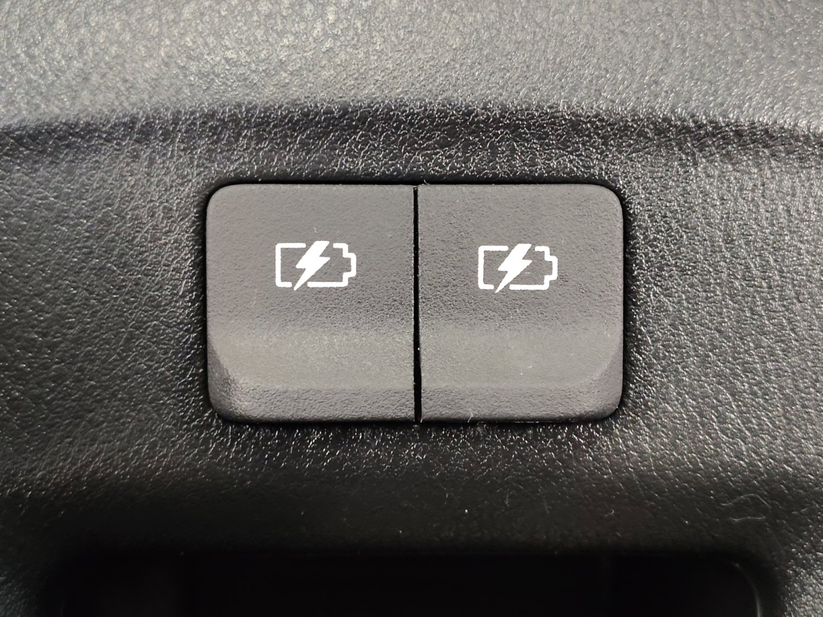 Used 2024 Nissan Versa S w/ S Plus Package FWD image 30