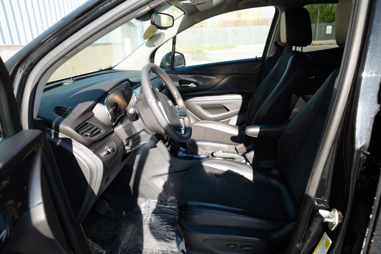 Used 2020 Buick Encore Preferred w/ Safety Package FWD image 22