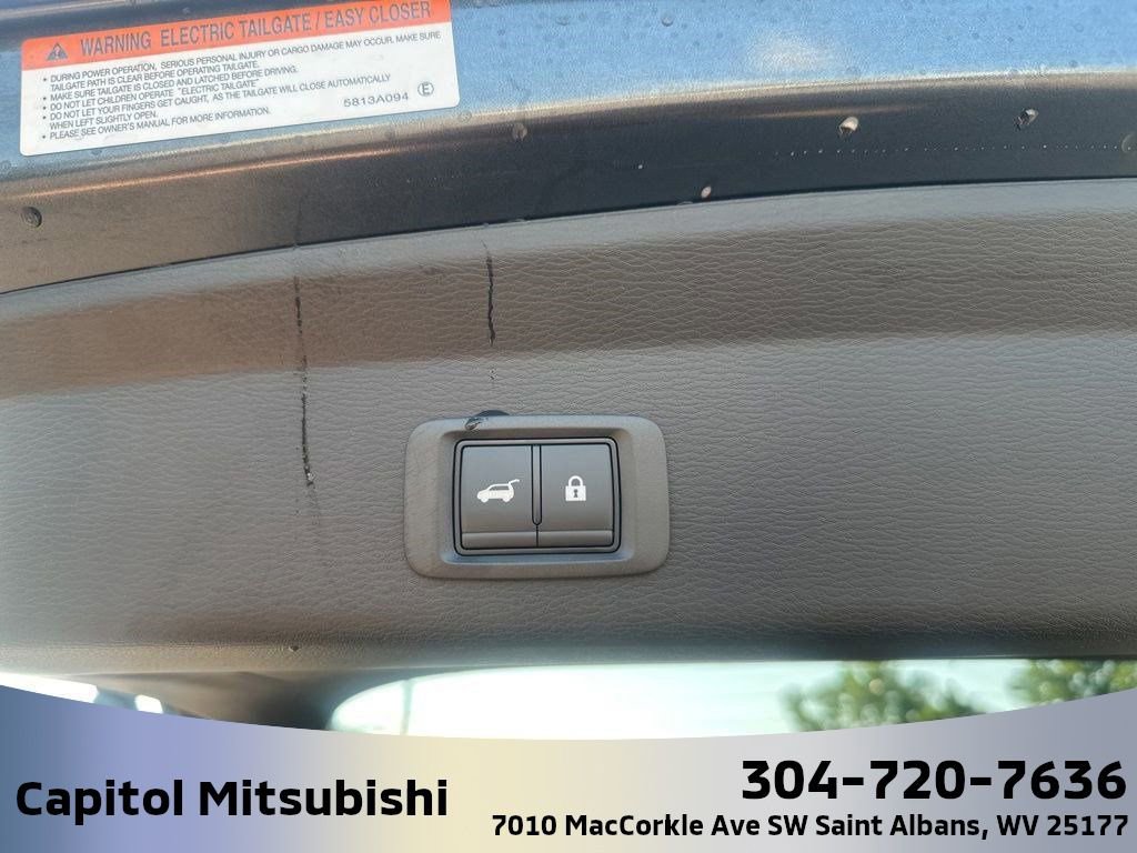 New 2025 Mitsubishi Outlander SE image 18