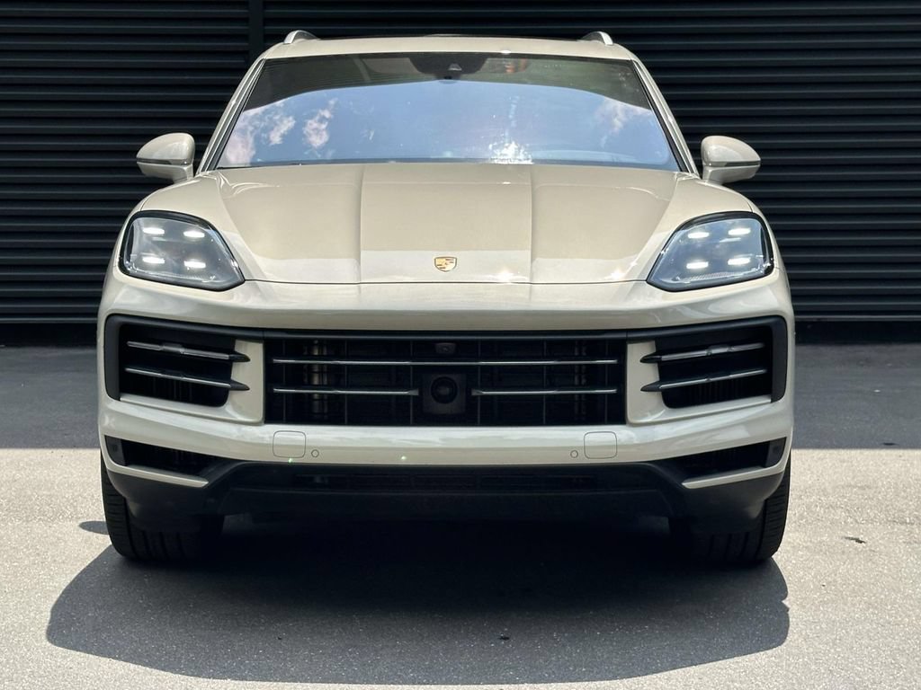 Certified 2025 Porsche Cayenne E-Hybrid AWD/4WD image 8