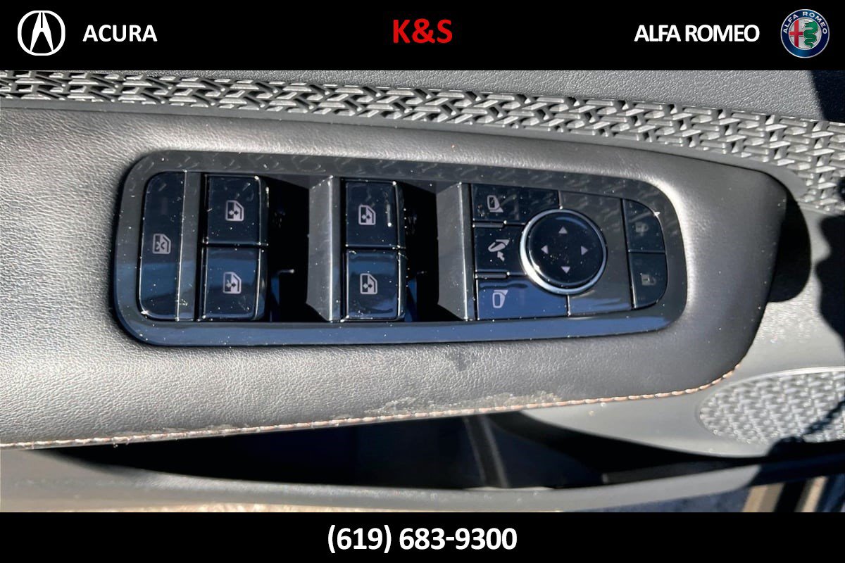 Used 2024 Nissan Ariya FWD image 36