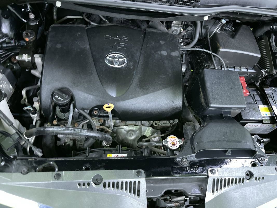 Used 2019 Toyota Sienna XLE w/ XLE Navigation Package image 31