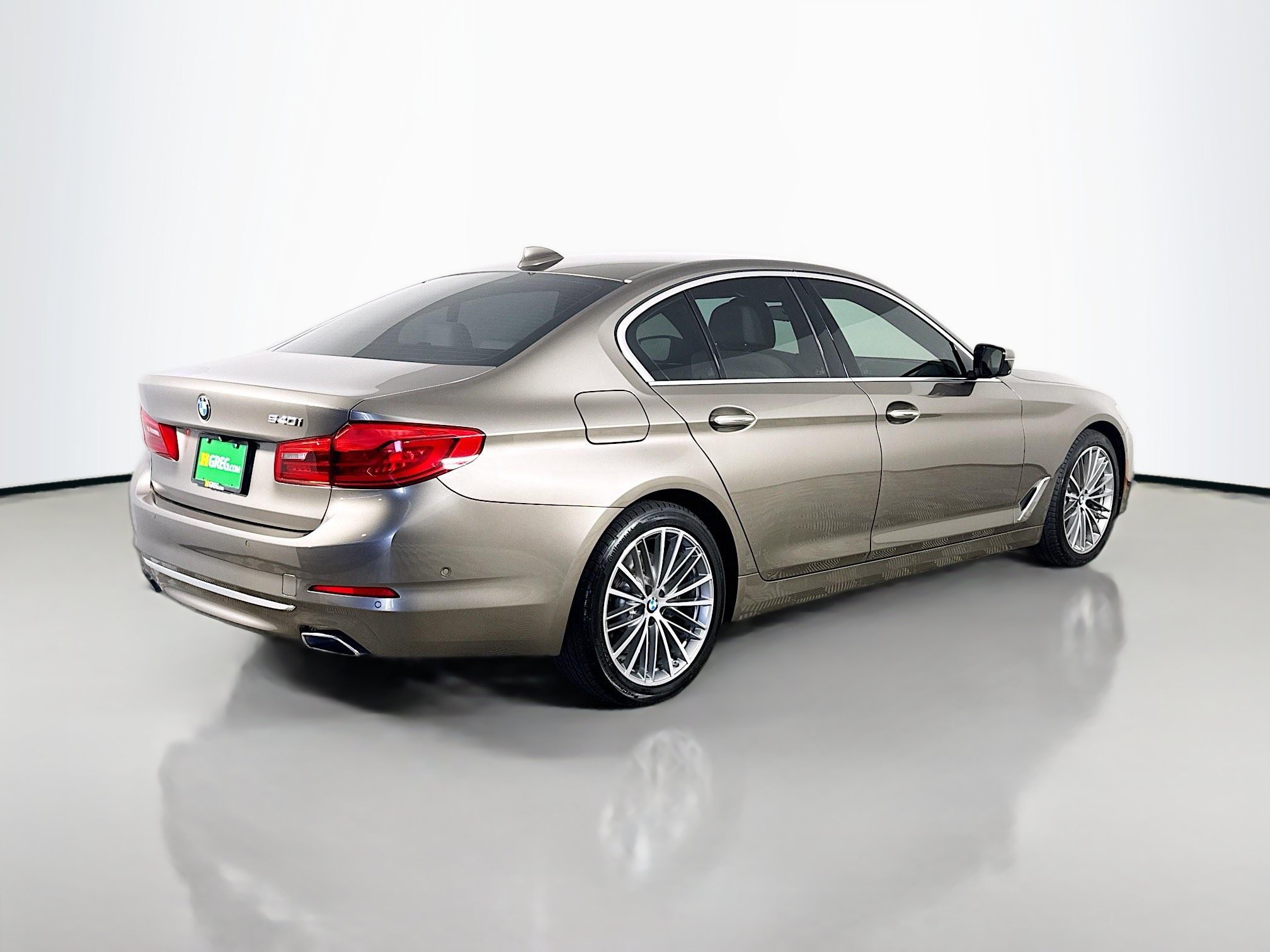 Used 2018 BMW 540i w/ Luxury Seating Package RWD image 10