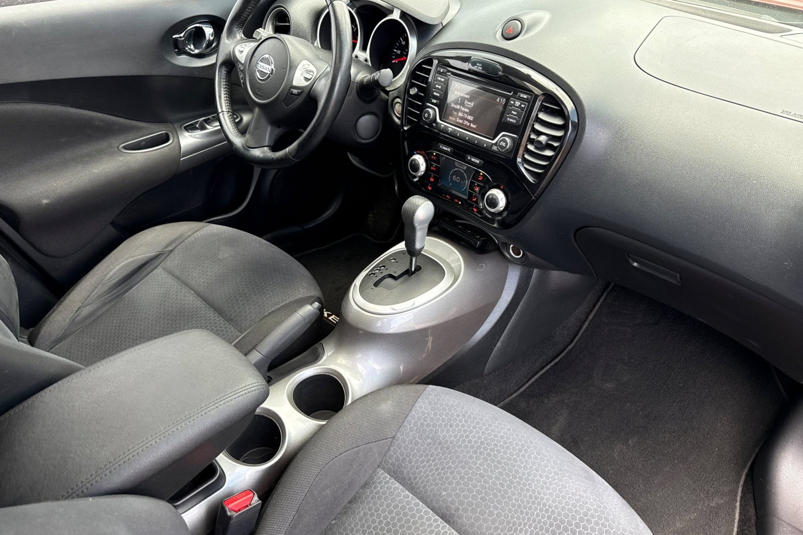 Used 2015 Nissan Juke SV AWD/4WD image 16