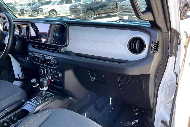 Used 2025 Jeep Wrangler Unlimited Sport AWD/4WD image 16