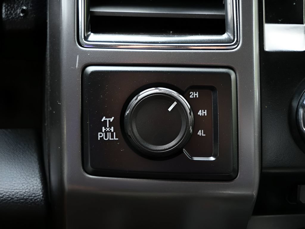 Used 2017 Ford F150 XLT w/ Equipment Group 302A Luxury AWD/4WD image 25