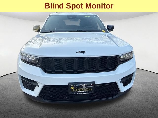 Used 2023 Jeep Grand Cherokee Altitude AWD/4WD image 4