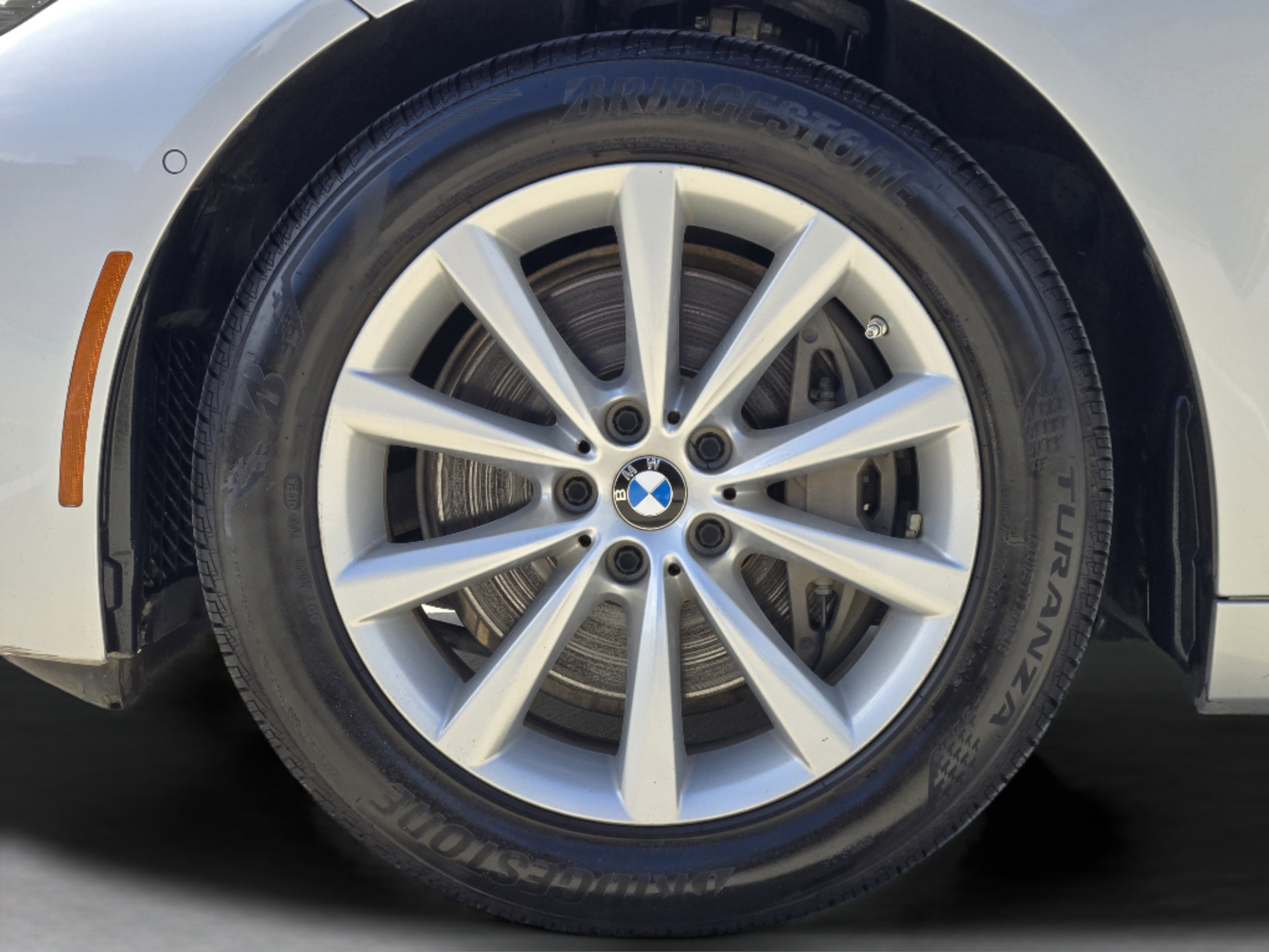 Used 2020 BMW 740i w/ Premium Package RWD image 31