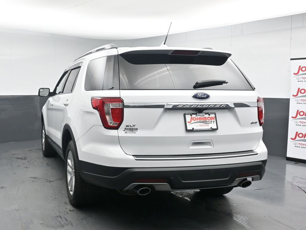 Used 2018 Ford Explorer XLT w/ Equipment Group 201A AWD/4WD image 6
