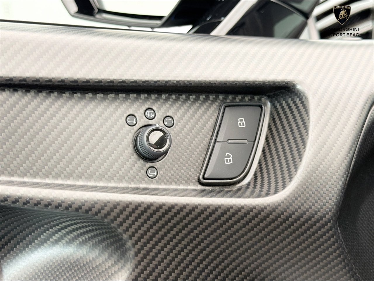 Used 2024 Lamborghini Huracan STO RWD image 36