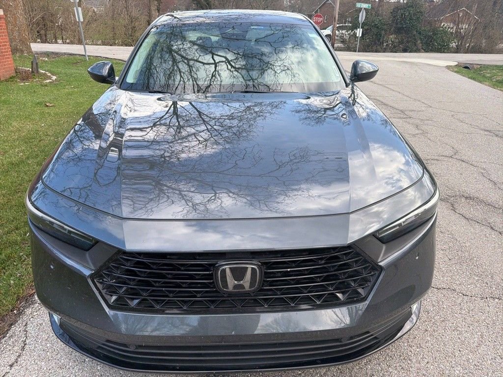 Used 2024 Honda Accord Touring image 9