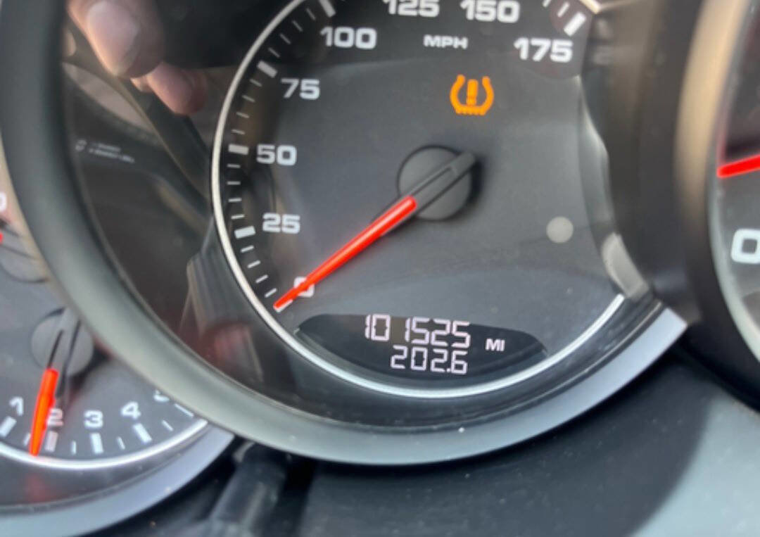 Used 2012 Porsche Cayenne image 9