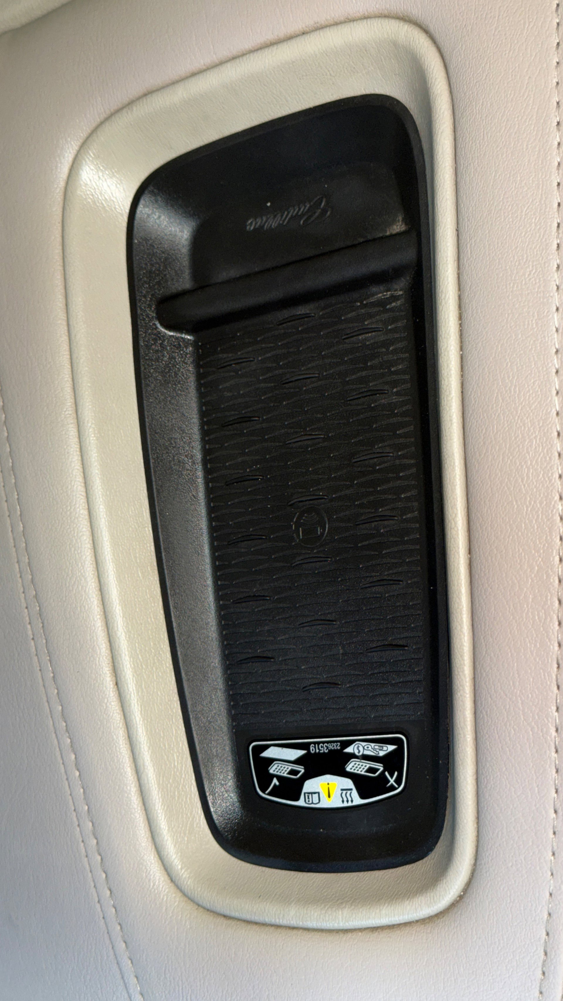 Used 2015 Cadillac Escalade Luxury image 64