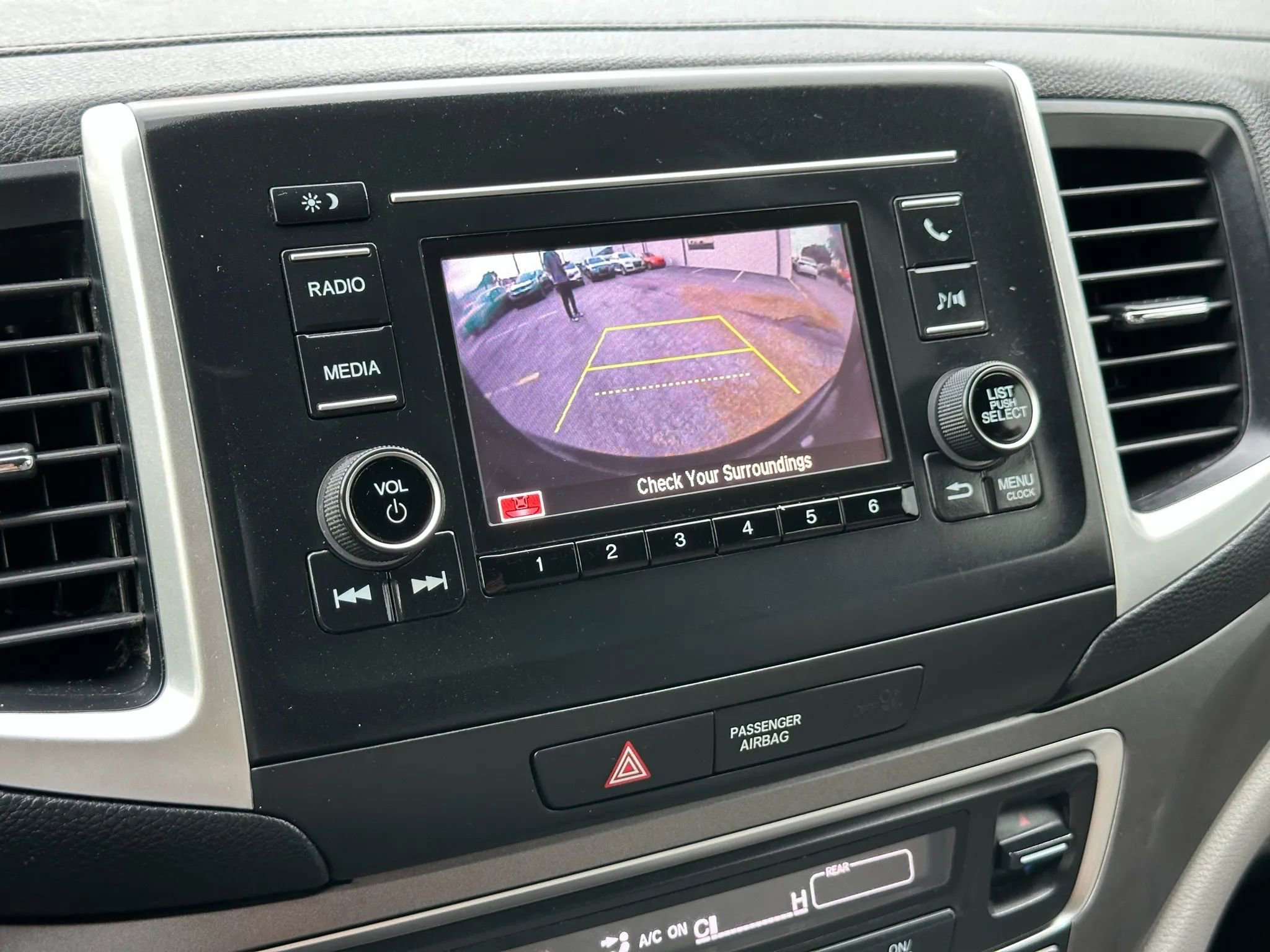 Used 2019 Honda Pilot LX image 33