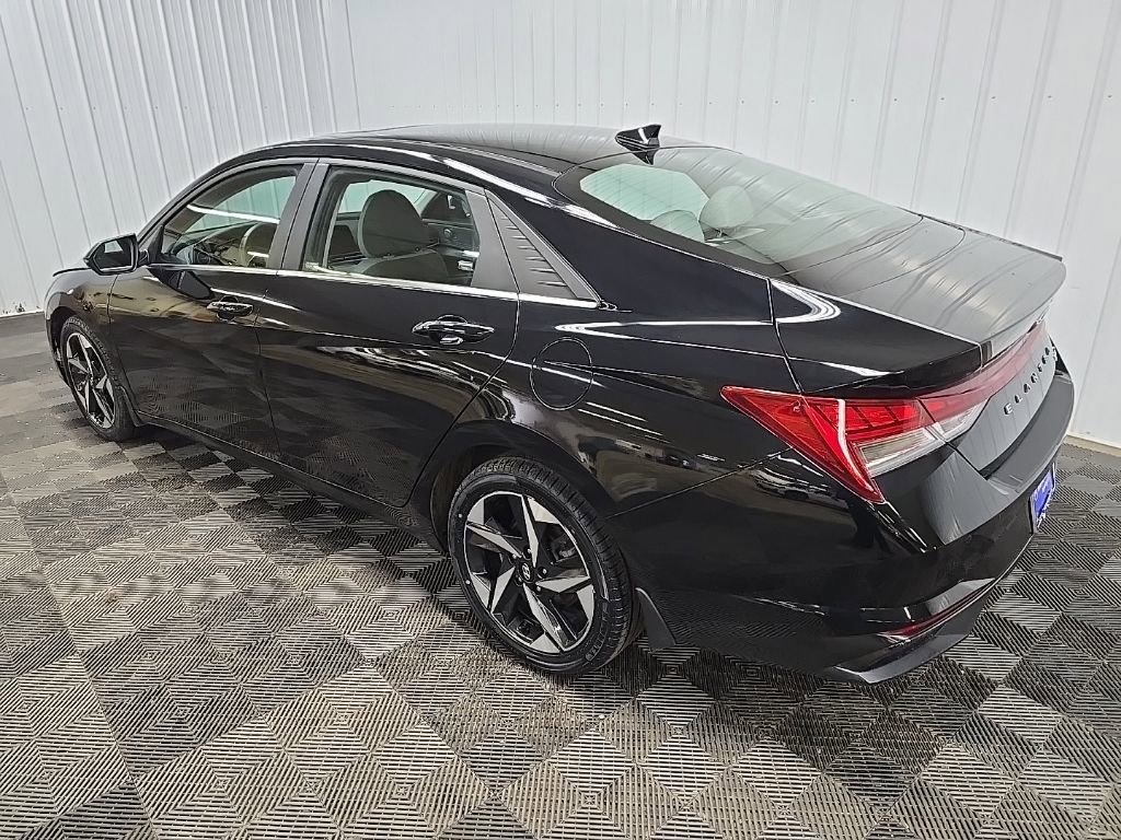 Used 2023 Hyundai Elantra Limited FWD image 5
