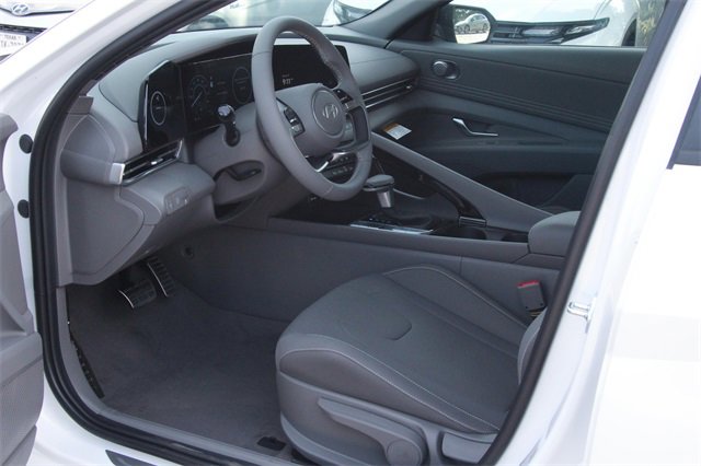 Certified 2025 Hyundai Elantra SEL image 11