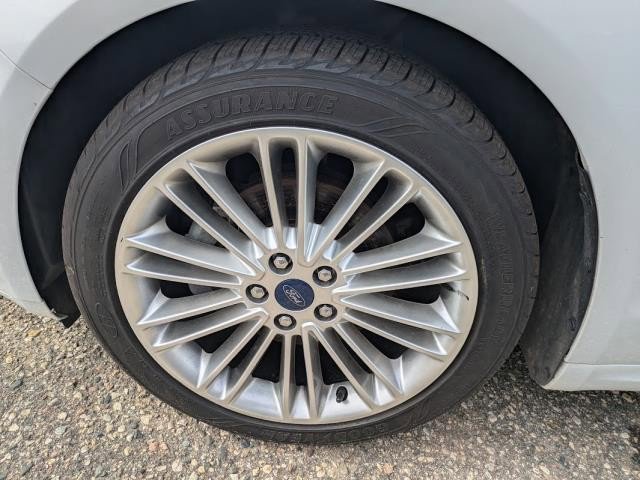 Used 2016 Ford Fusion SE w/ Equipment Group 202A AWD/4WD image 19