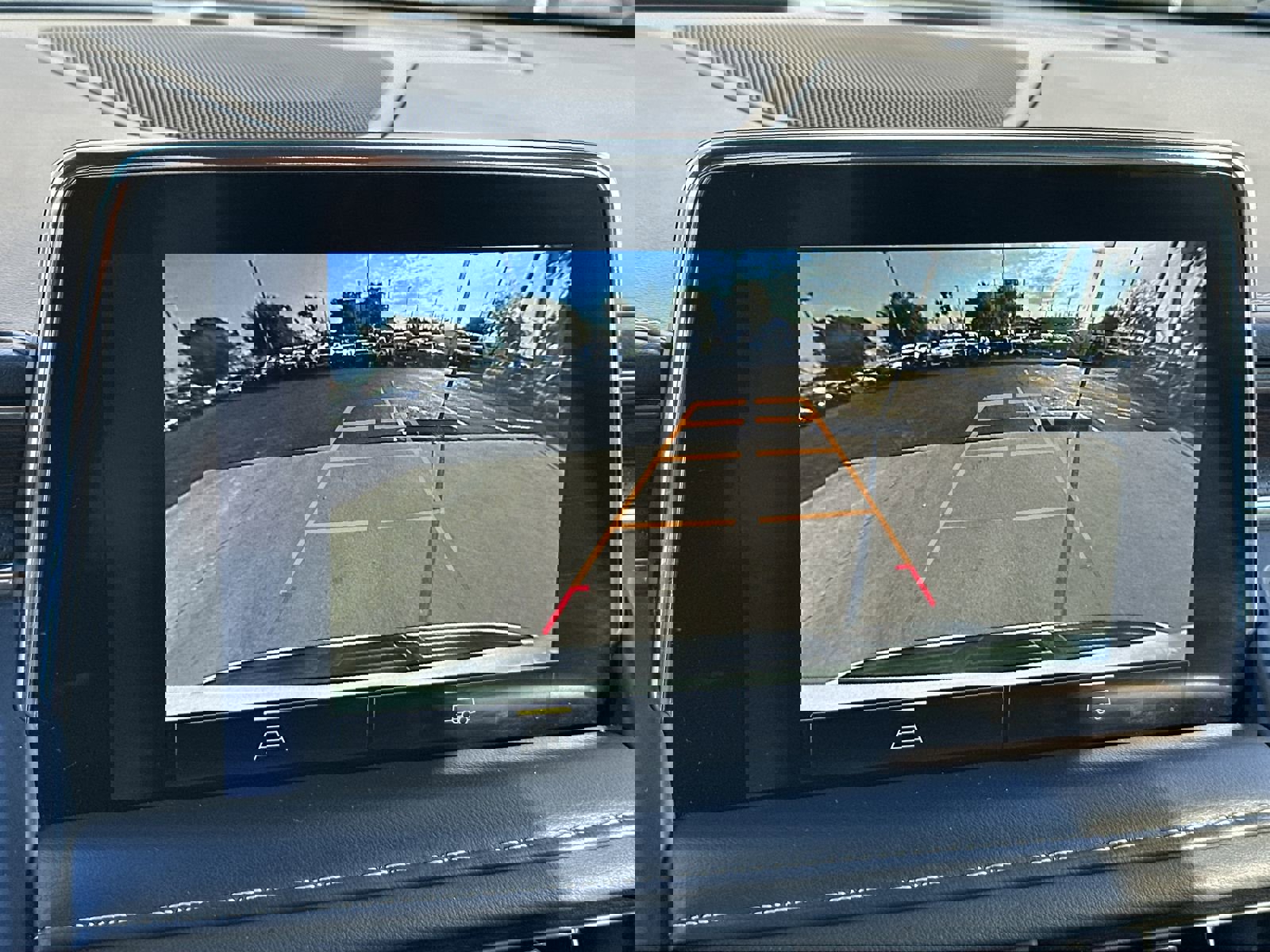 Used 2023 Chevrolet Suburban Premier image 27