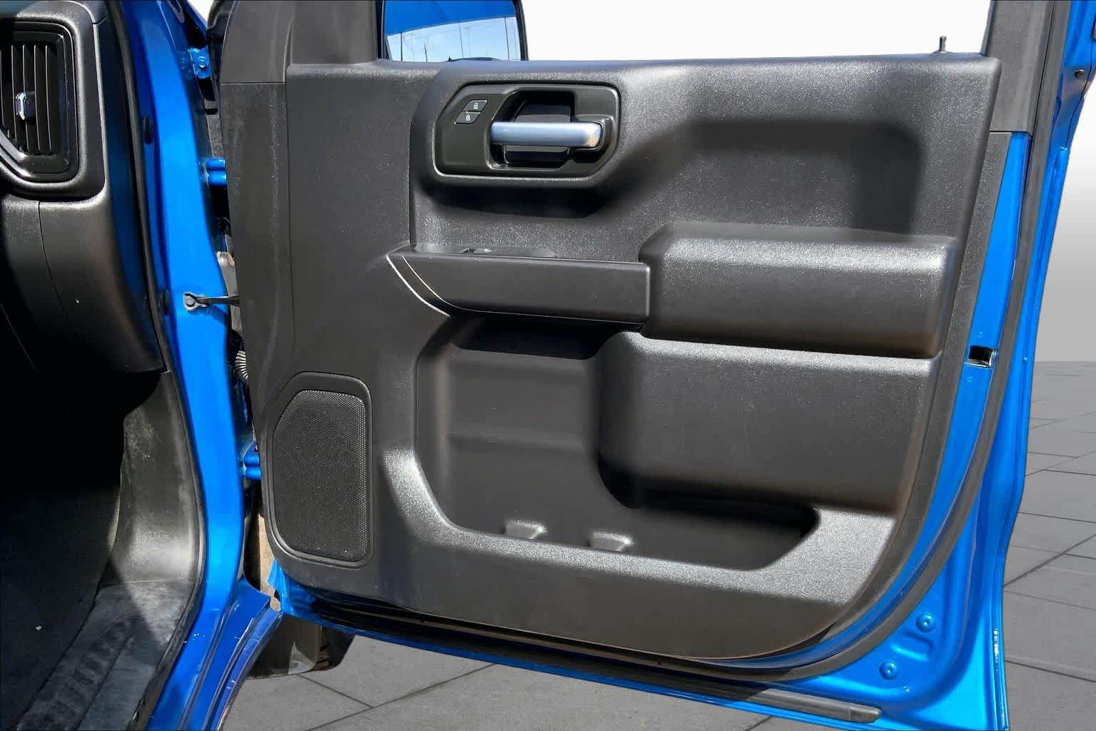 Certified 2022 Chevrolet Silverado 1500 Custom w/ LPO, Dark Essentials Package AWD/4WD image 23